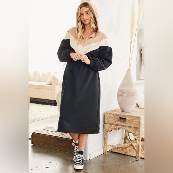 NWT Boutique Amelia Chevron Color Block Midi Hoodie Dress - Picture 3 of 9